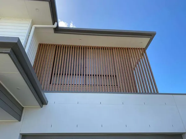 Timber-look aluminium fence and gate infill