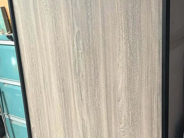 Grey Ironbark woodgrain aluminium finish