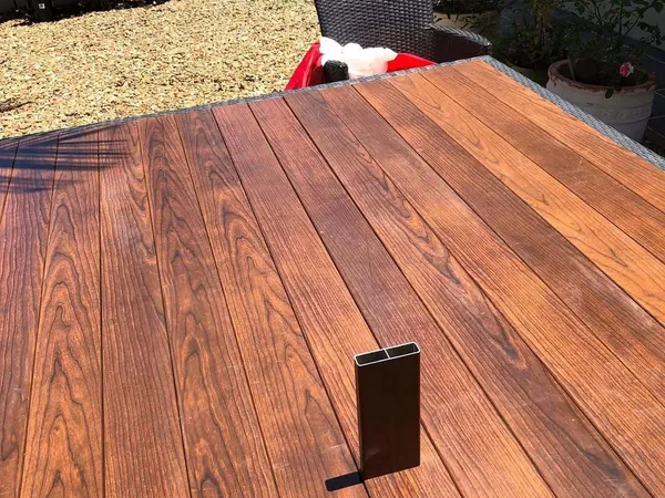 Spotted Gum woodgrain aluminium finish