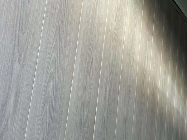 Silvertop Ash woodgrain aluminium finish